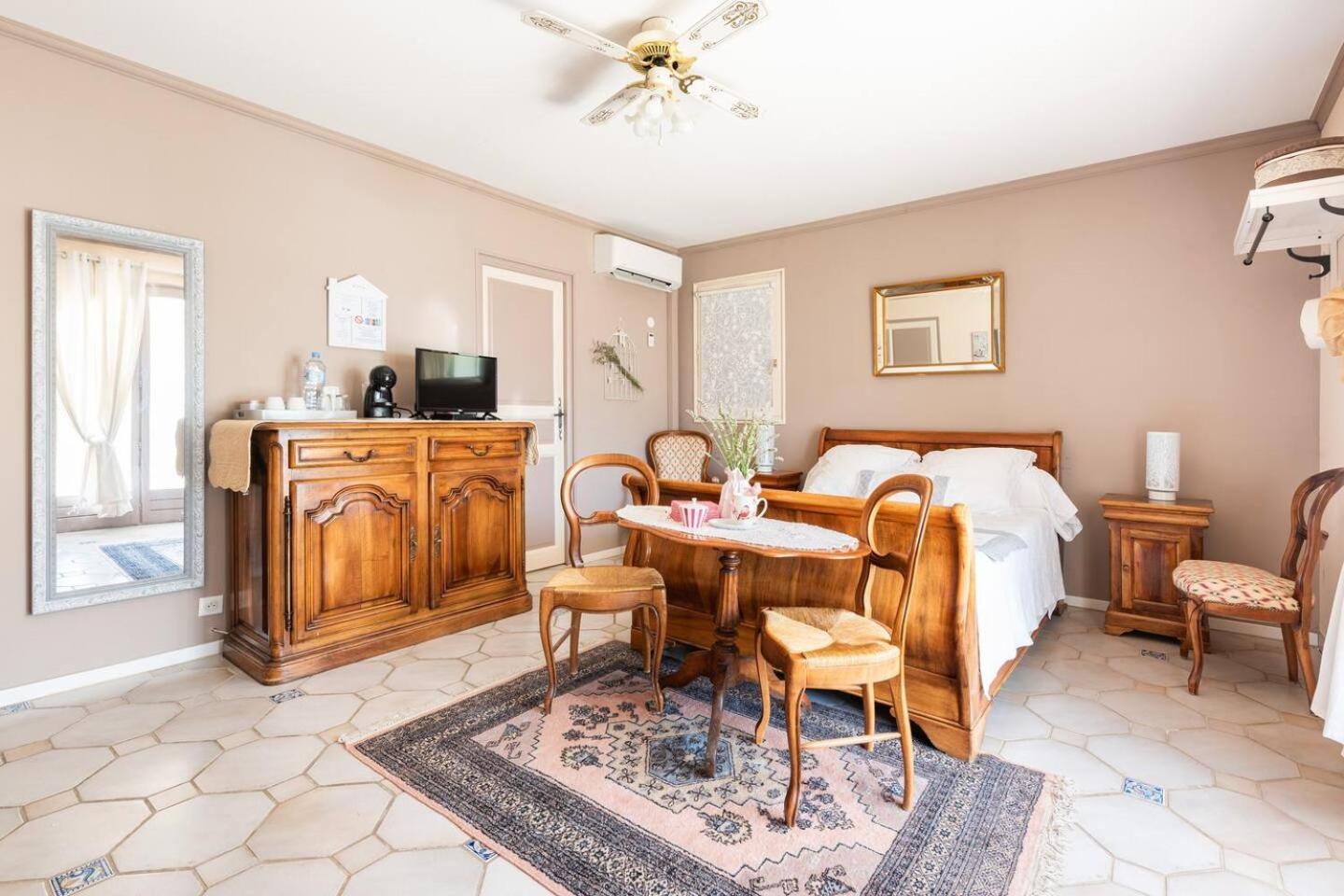 Chambre Et Table D'Hotes Villa Pomponette ナン・レ・パン エクステリア 写真